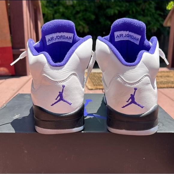 These shoes are like new with box. Used 3 times in great condition. - Picture 2 of 6